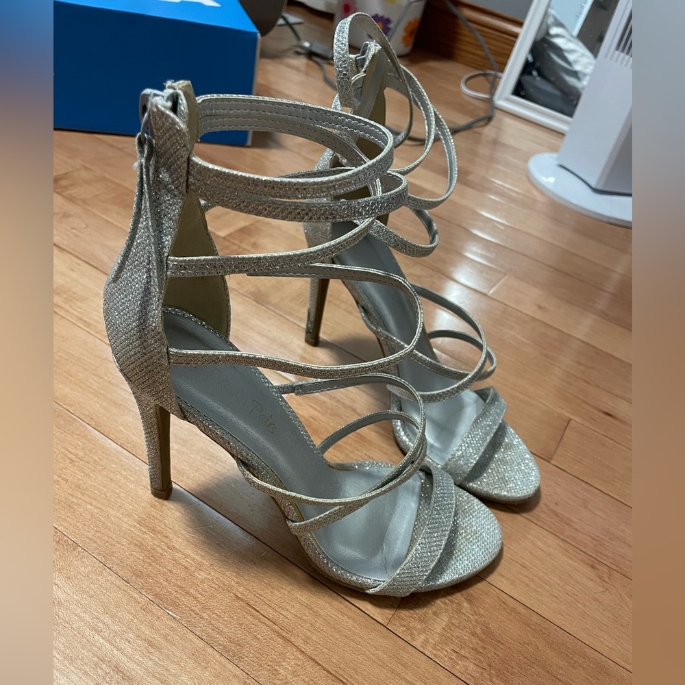 Worn once to prom